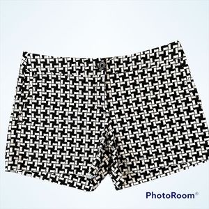 Black & White Basket Weave Design Shorts Size 2 Ann Taylor Loft